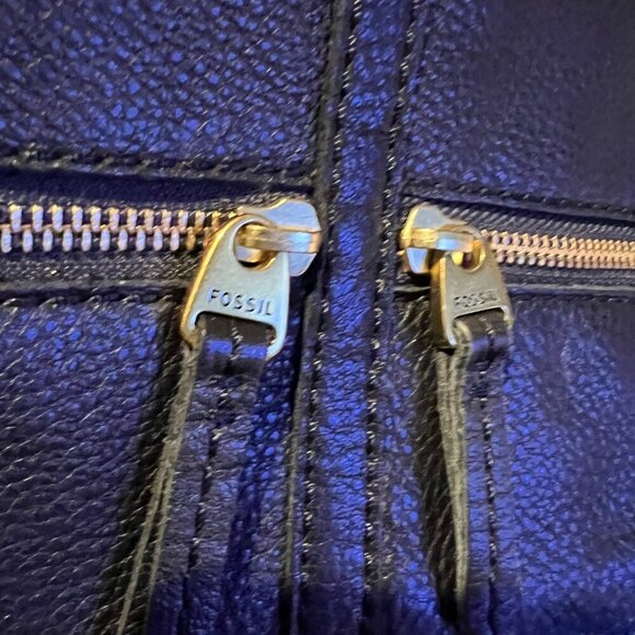 Large Fossil Erin crossbody fold over purse Black pebble leather dust bag includ - Picture 5 of 16